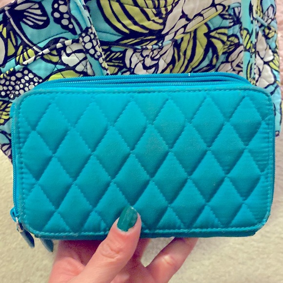 Vera Bradley large wallet - Picture 4 of 4